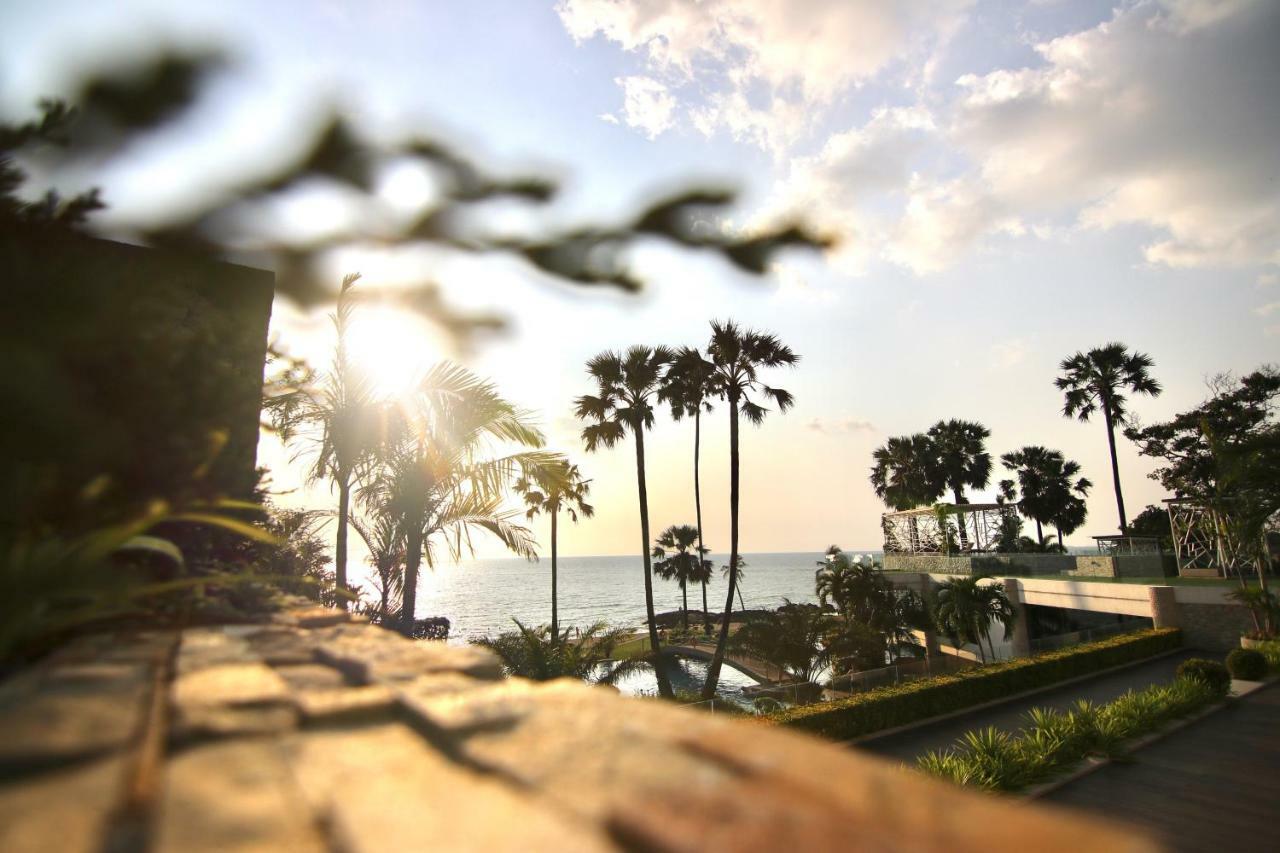 Luxurious Beachfront Pattaya Exterior foto